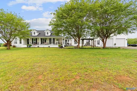 800 Horseshoe Bend Rd, Scottsboro, AL 35769