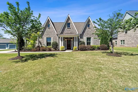 2728 Natures Trl SE, Owens Cross Roads, AL 35763