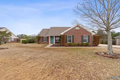 215 Calla Lily Dr, Harvest, AL 35749