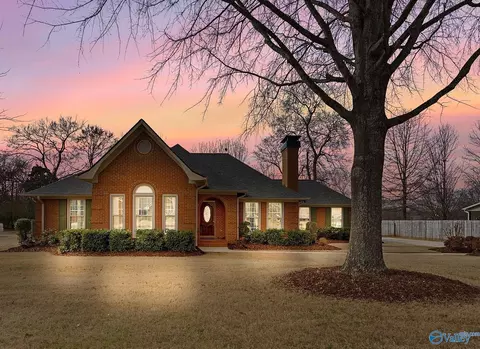 308 Natchez Trl, Huntsville, AL 35806