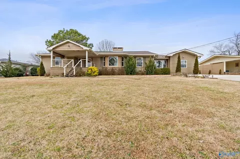 440 Warrenton Shores Dr, Guntersville, AL 35976