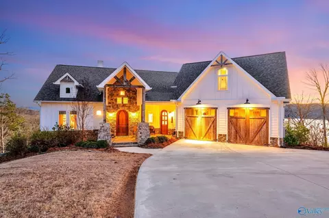 449 Fall Creek Dr, Guntersville, AL 35976