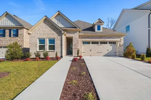 492 Triple Crown Cir, Gallatin, TN 37066