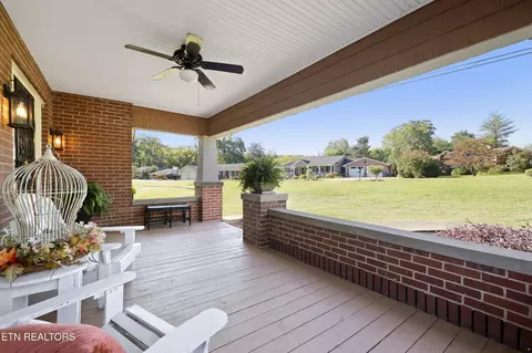 904 Eagle Bend Rd, Clinton, TN 37716 photo 4