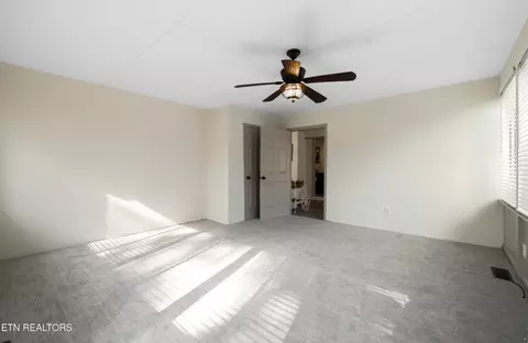 904 Eagle Bend Rd, Clinton, TN 37716 photo 16