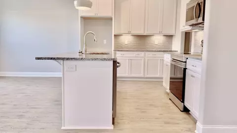 Kitchen - 1917 Gracie Bug Loop, Murfreesboro, TN 37128 photo 3 of 4