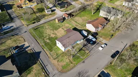 View/Area - 406 High St, Dickson, TN 37055 photo 4 of 7