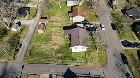 View/Area - 406 High St, Dickson, TN 37055 photo 3 of 7