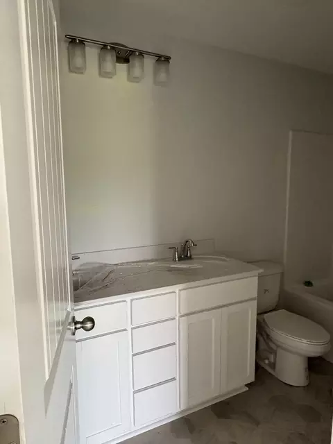 Bath - 602 Ruby Cate Way, Murfreesboro, TN 37128 photo 2 of 4
