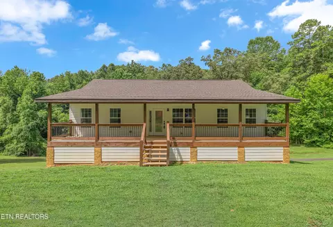 123 Cove Springs Dr, Dandridge, TN 37725