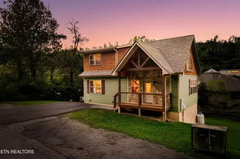 835 Sleepy Hollow Rd, Gatlinburg, TN 37738