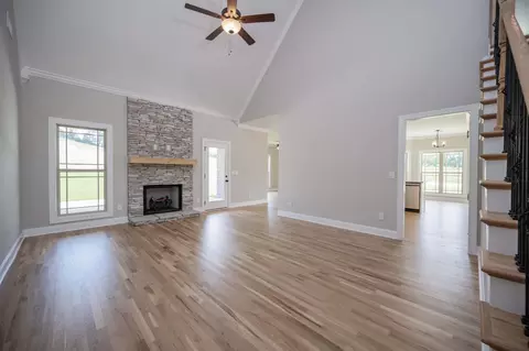 Living - 139 Bruce Meadows Dr, Beechgrove, TN 37018 photo 4 of 7
