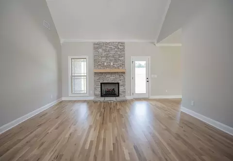 Living - 139 Bruce Meadows Dr, Beechgrove, TN 37018 photo 2 of 7