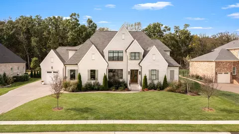 1047 Sinatra Dr, Nolensville, TN 37135
