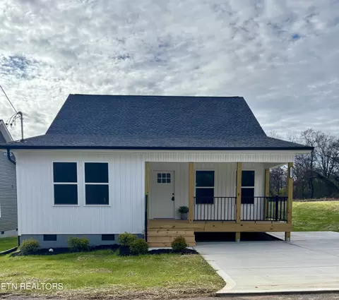 1023 Claude Rd, Knoxville, TN 37914