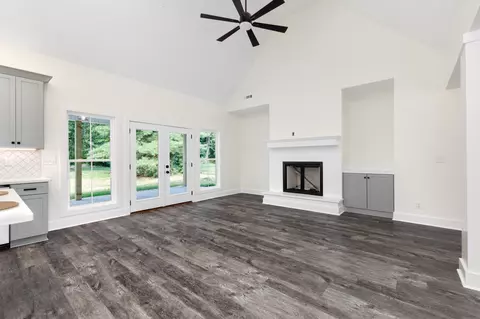Living - 57 Simons Blvd, Morrison, TN 37357 photo 4 of 5