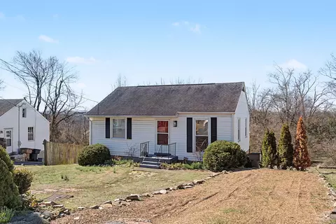 3827 Sentinel Dr, Nashville, TN 37209