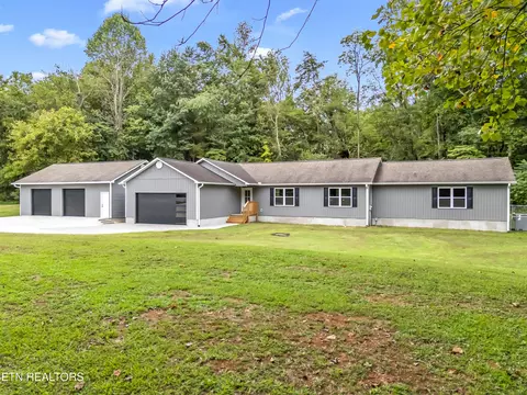 1823 Westside Park Dr, Maryville, TN 37801