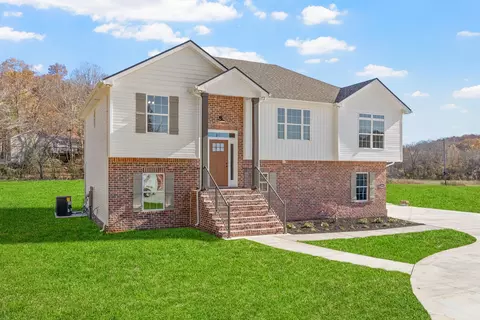 1888 Flats Rd, Cunningham, TN 37052