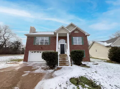 101 Newport Ln, Hendersonville, TN 37075