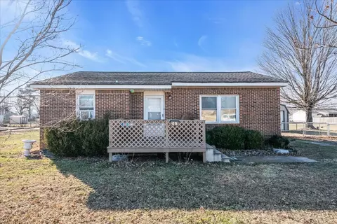 201 10th Ave N, Decherd, TN 37324