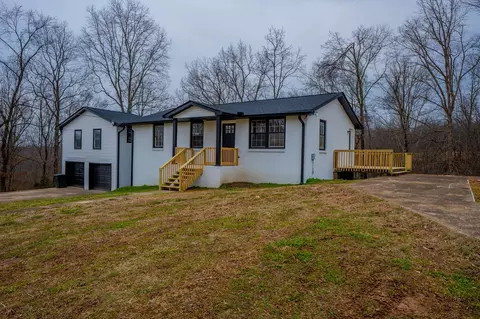 Exterior - 622 Beech St, Centerville, TN 37033 photo 8 of 9