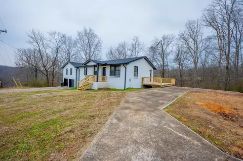 Exterior - 622 Beech St, Centerville, TN 37033 photo 7 of 9