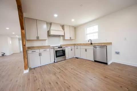 Kitchen - 622 Beech St, Centerville, TN 37033 photo 3 of 4