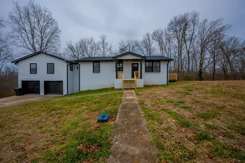 Exterior - 622 Beech St, Centerville, TN 37033 photo 2 of 9