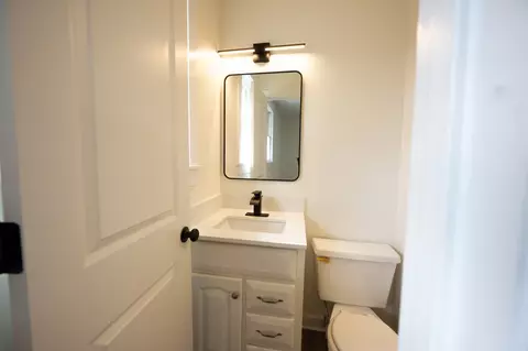 Bath - 622 Beech St, Centerville, TN 37033 photo 2 of 13