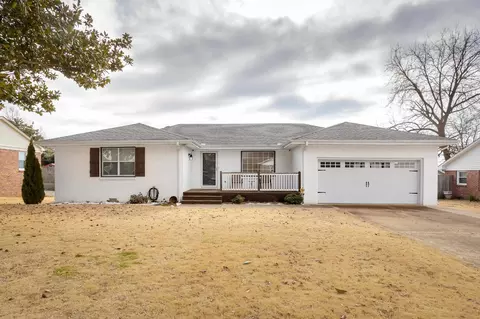 570 Hazelwood Dr, Florence, AL 35633