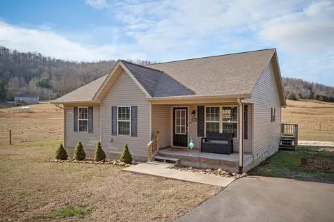 2060 Walker Cove Rd, Sparta, TN 38583