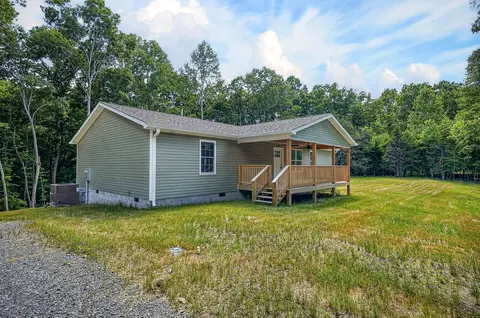 1053 Benton Tidwell Rd, Hilham, TN 38568