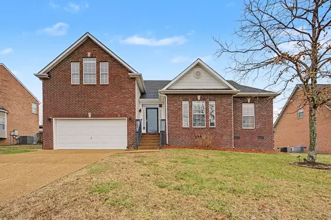 1030 Oakhall Dr, Mount Juliet, TN 37122