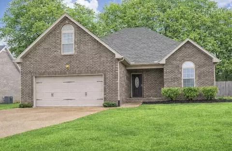 304 Sheffield Dr, White House, TN 37188