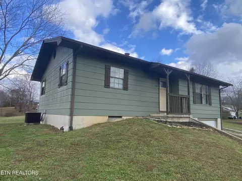 332 Slaven Ln, Oneida, TN 37841 photo 4