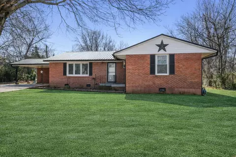 109 Rebecca Ln, Clarksville, TN 37042