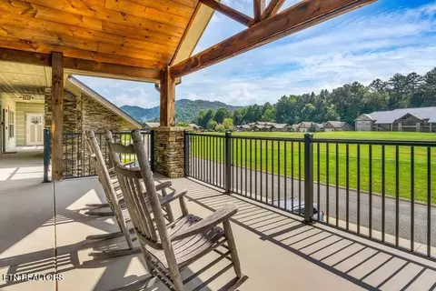326 Shooting Star Loop #203, Townsend, TN 37882