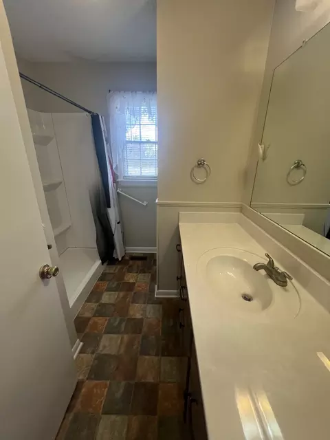 Bath - 220 Apache Cir, Pulaski, TN 38478 photo 2 of 2