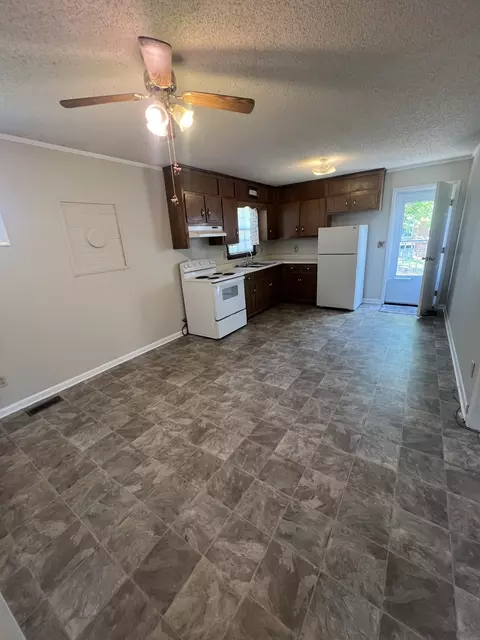 Kitchen - 220 Apache Cir, Pulaski, TN 38478 photo 1 of 2