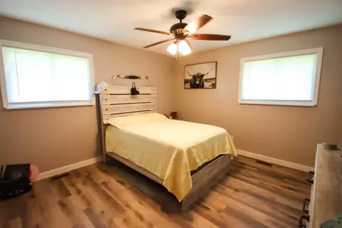 Bedroom - 131 Collingwood Rd, Walling, TN 38587 photo 3 of 4