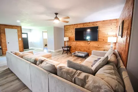 Living - 131 Collingwood Rd, Walling, TN 38587 photo 1 of 1