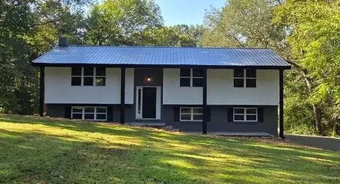 711 Omega Dr, Whitwell, TN 37397
