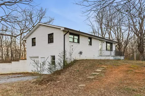 1360 Highway 49 E, Charlotte, TN 37036