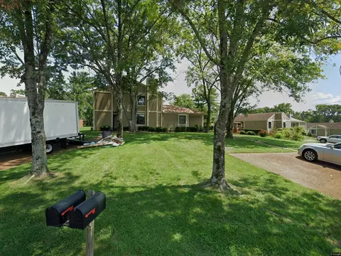 800 Williamsburg West Dr, Nashville, TN 37221