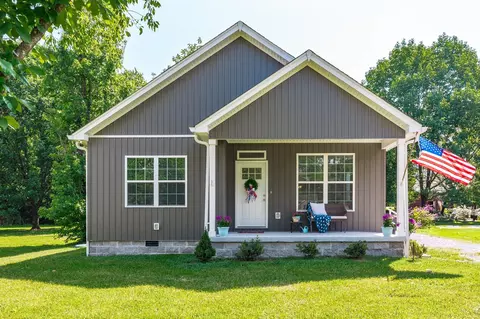 4335 Hawkins Dr, Westmoreland, TN 37186