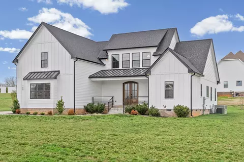 105 Sarah Frances Ct, Clarksville, TN 37043