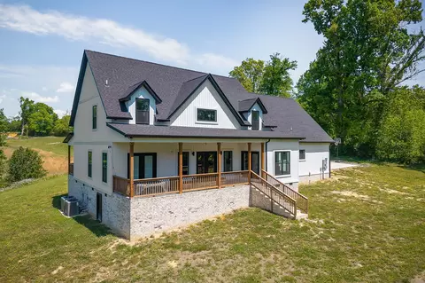Exterior - 250 Dyer Ridge Rd, Baxter, TN 38544 photo 12 of 15