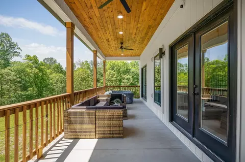 Exterior - 250 Dyer Ridge Rd, Baxter, TN 38544 photo 5 of 15