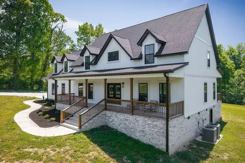 Exterior - 250 Dyer Ridge Rd, Baxter, TN 38544 photo 2 of 15